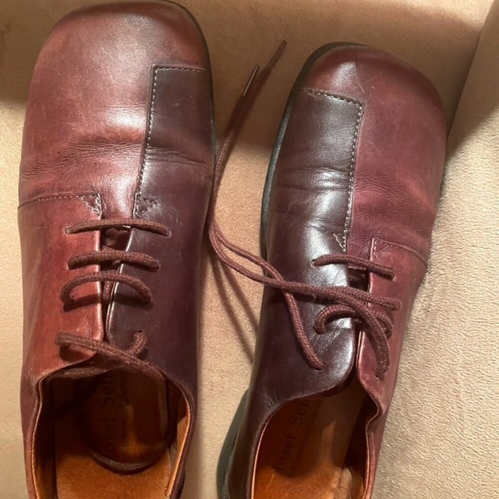 Stylish European two-toned leather flats